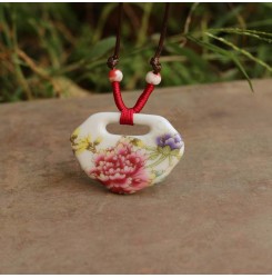 Дамско керамично колие висулка с цвете
